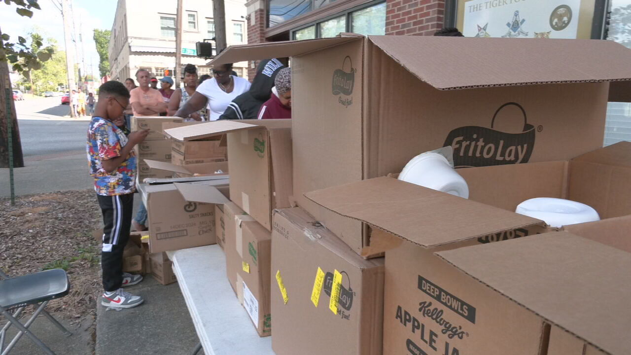 Free food pantry event helps Louisville’s west end residents in need